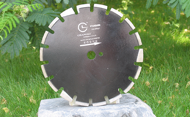 指點(diǎn)4招讓你買(mǎi)到優(yōu)質(zhì)的的花崗巖鋸片