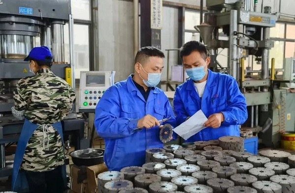 昌利公司開(kāi)展金剛石鋸片生產(chǎn)“質(zhì)量月”系列活動(dòng) 昌利公司開(kāi)展金剛石鋸片生產(chǎn)“質(zhì)量月”系列活動(dòng)